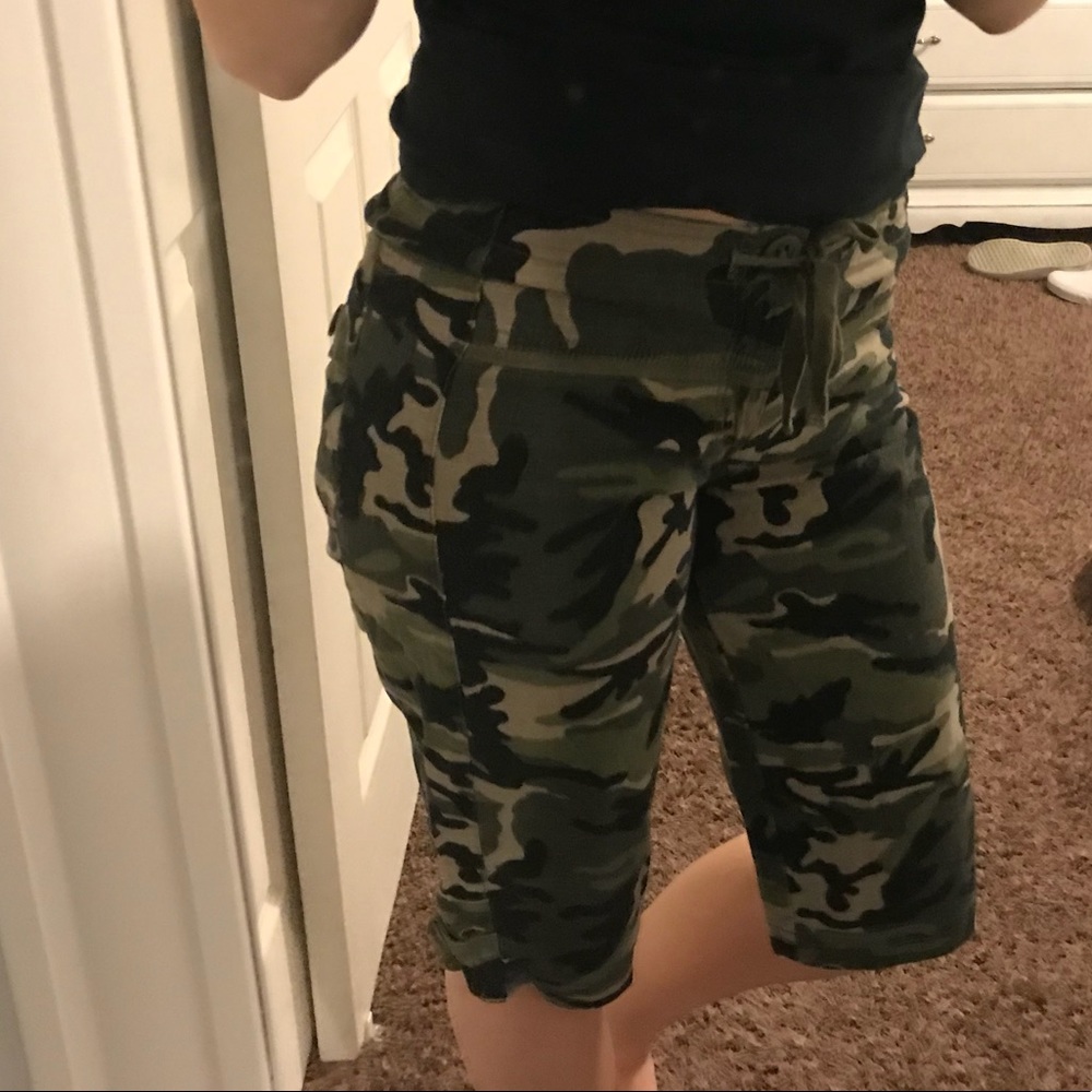 Camo capris